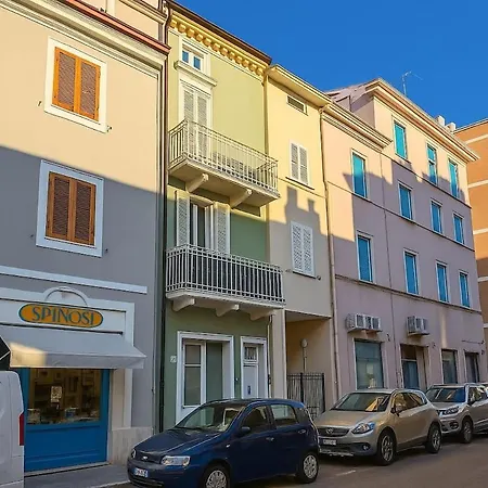 Shabby House -casa Indipendente Su 3 Livelli Nel Cuore Di Nyaraló
