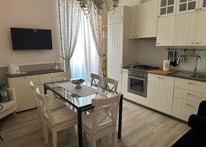 Shabby House -casa Indipendente Su 3 Livelli Nel Cuore Di Casa de Férias *